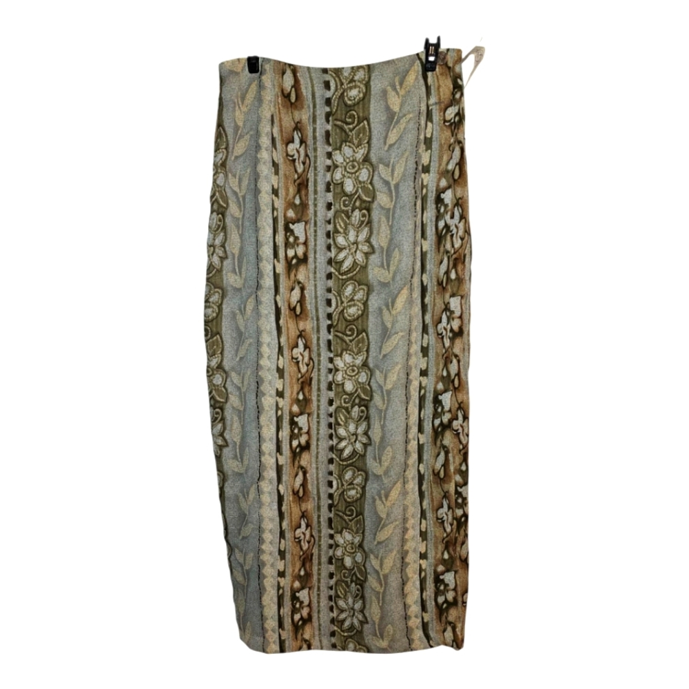 Resource. Floral Patterned Wrap Skirt. Size 10. NWT.